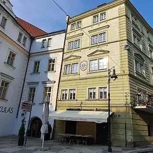 Apartmán At The Blue Lion & Parking Assistance, Praha